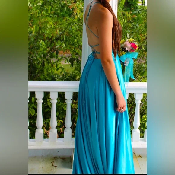 Sherri Hill prom dress - Picture 2 of 6